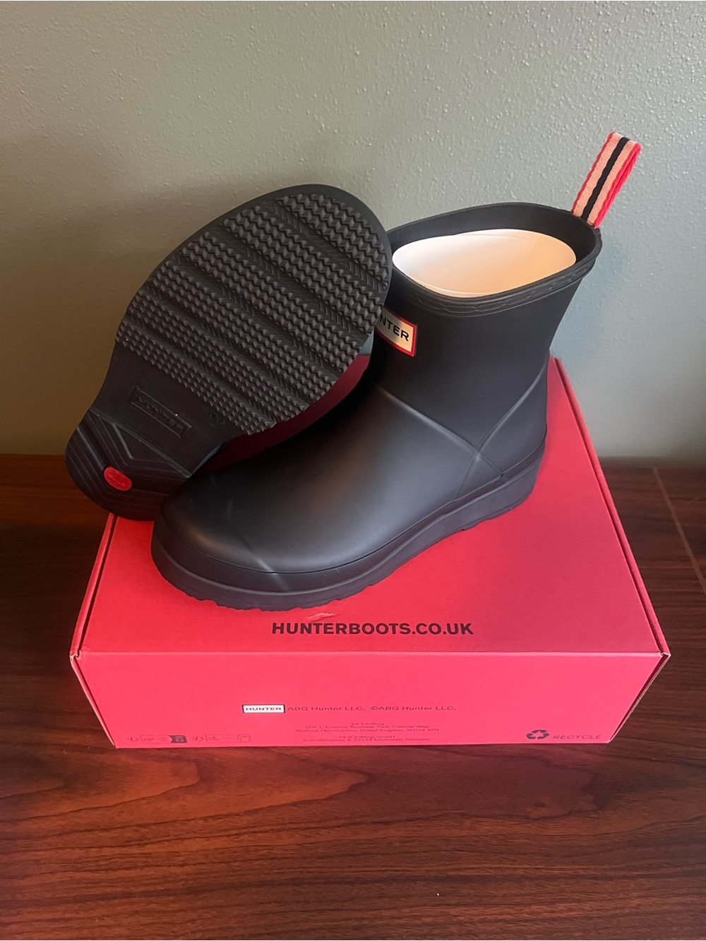 Hunter Play Short Waterproof Rain Boots Black Women’s 7 New in Box
